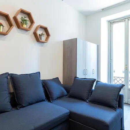 Appartamento Corso Venezia With Double Bathroom And Balcony